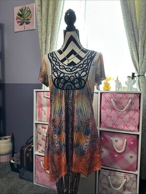 NWOT One World  Multi-Color Short Sleeve Tunic Dress with Navy Lace Yoke S